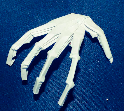 Рука из бумаги